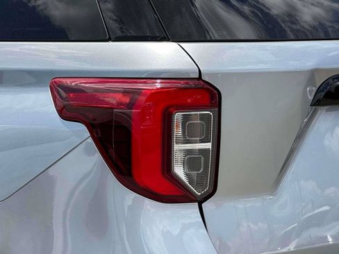 Used 2023 Ford Explorer ST-Line w/ Class IV Trailer Tow Package AWD/4WD image 9