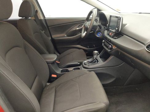Used 2019 Hyundai Elantra GT FWD image 21