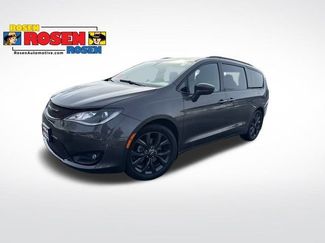 Used 2018 Chrysler Pacifica Touring-L w/ Premium Audio Group 360° Tour