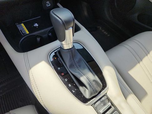 Used 2025 Honda HR-V EX-L image 16