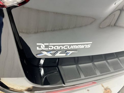 Used 2023 Ford Explorer XLT AWD/4WD image 26