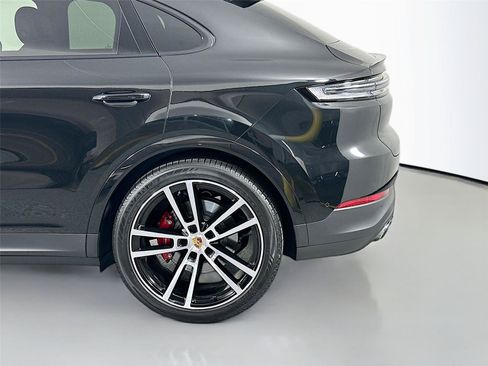 Certified 2025 Porsche Cayenne S AWD/4WD image 12