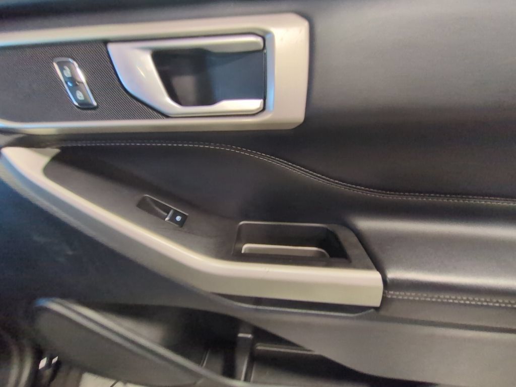 Used 2024 Ford Explorer XLT w/ Equipment Group 202A RWD image 23
