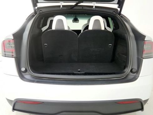 Used 2023 Tesla Model X AWD/4WD image 29