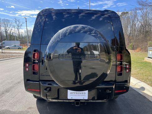 Certified 2024 Land Rover Defender 130 X-Dynamic SE image 6