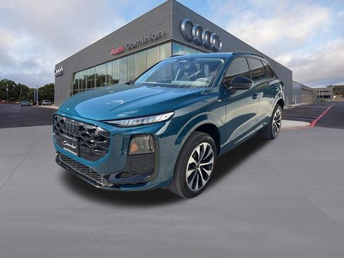 New 2026 Audi Q3 quattro 2.0T AWD/4WD image 1