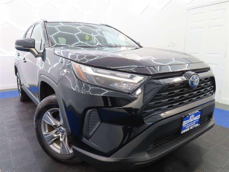 Used 2022 Toyota RAV4 XLE w/ Convenience Package AWD/4WD image 2