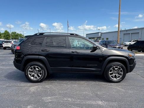 Used 2022 Jeep Cherokee Trailhawk w/ Premium Leather Package AWD/4WD image 8