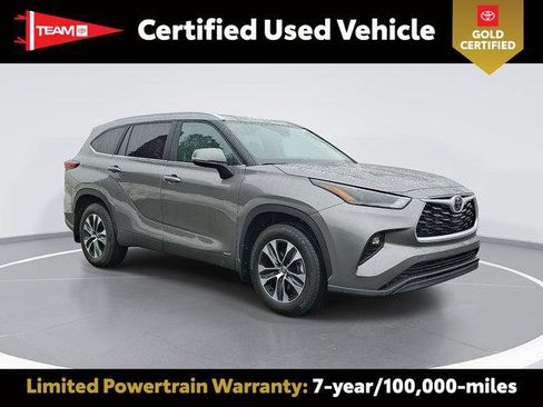 Certified 2026 Toyota Highlander XLE AWD/4WD image 1