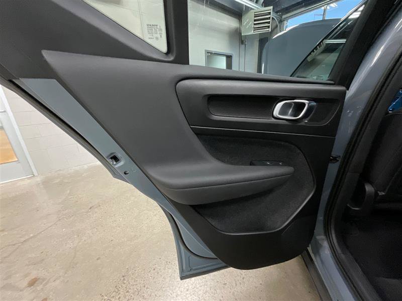Used 2023 Volvo XC40 B5 Core AWD/4WD image 19
