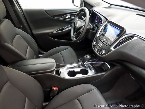 Used 2020 Chevrolet Malibu LT image 25