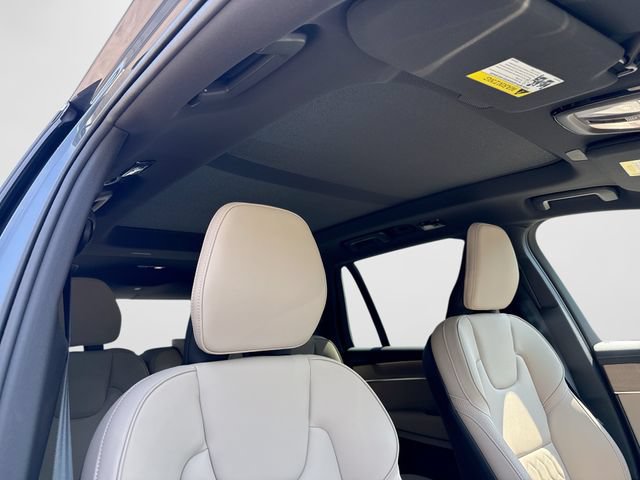 New 2026 Volvo XC90 T8 Plus w/ Protection Package Premier AWD/4WD image 16
