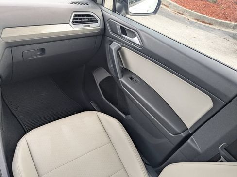 Used 2020 Volkswagen Tiguan SE R-Line FWD image 19