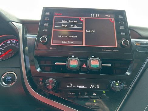 Used 2022 Toyota Camry XSE image 10