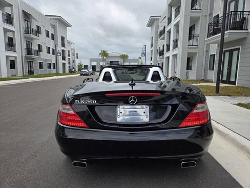 Used 2015 Mercedes-Benz SLK 250 image 13