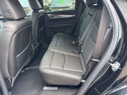 Certified 2025 Cadillac XT5 Luxury w/ LPO, Floor Liner Package image 33