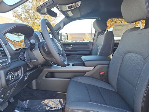 New 2026 RAM 1500 4x4 Crew Cab image 14