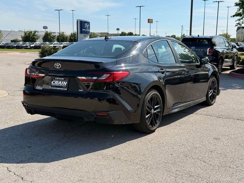 Used 2025 Toyota Camry SE FWD image 7