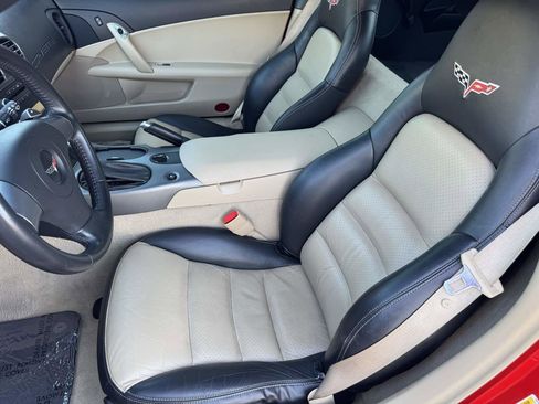 Used 2007 Chevrolet Corvette Coupe w/ Preferred Equipment Group image 17