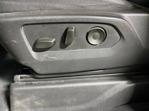 Used 2026 Chevrolet Silverado 1500 LT AWD/4WD image 19