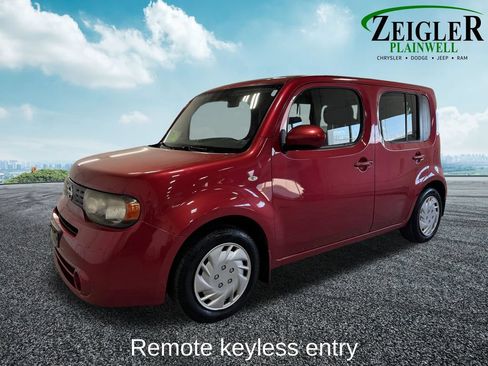 Used 2009 Nissan Cube 1.8 S w/ Interior Designer Pkg FWD image 2