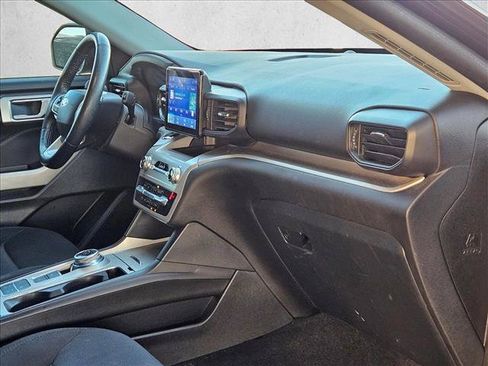 Used 2023 Ford Explorer XLT RWD image 14