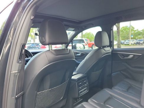 Used 2025 Audi Q7 2.0T Premium w/ Convenience Package AWD/4WD image 9