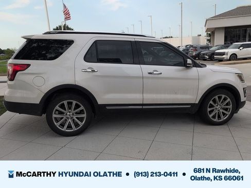 Used 2017 Ford Explorer Limited w/ Equipment Group 303A AWD/4WD image 10