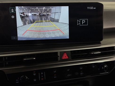 Used 2025 Kia Sorento LX image 19