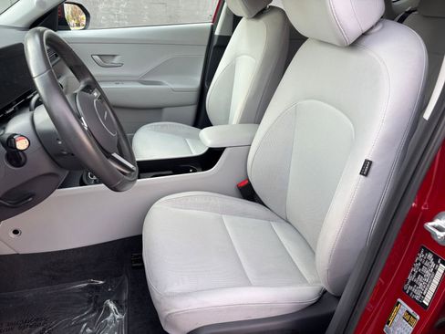 Used 2025 Hyundai Kona SEL image 32