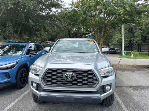 Used 2022 Toyota Tacoma TRD Off-Road AWD/4WD image 2