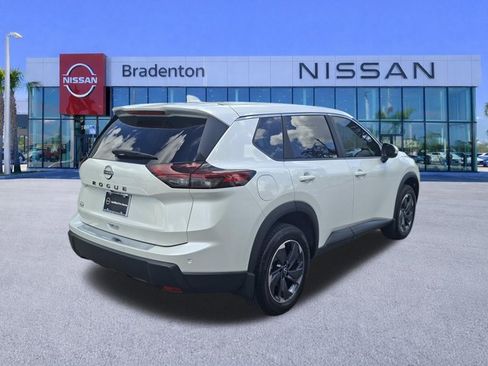 Certified 2025 Nissan Rogue SV FWD image 5
