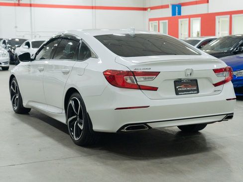 Used 2018 Honda Accord Sport image 4