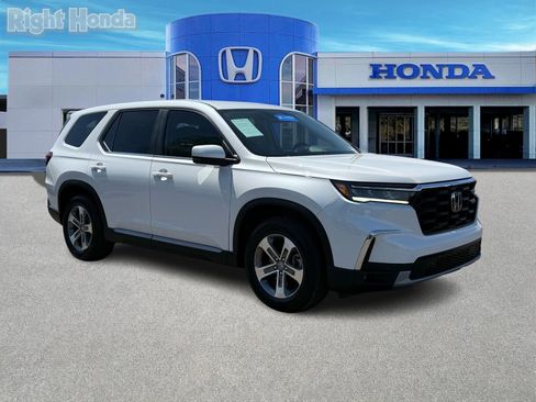 Used 2025 Honda Pilot EX-L image 10