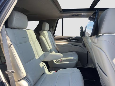 Used 2024 Cadillac Escalade Sport Platinum w/ LPO, ONYX Package AWD/4WD image 31