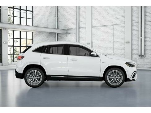 New 2025 Mercedes-Benz GLA 35 AMG 4MATIC image 3