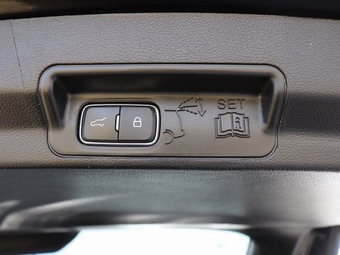 Used 2025 Ford Explorer ST-Line image 15