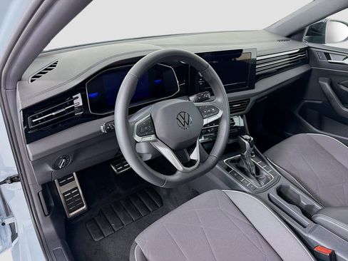 Used 2026 Volkswagen Jetta Sport FWD image 9