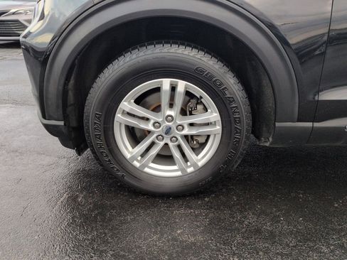 Used 2020 Ford Explorer XLT w/ Comfort Package image 27