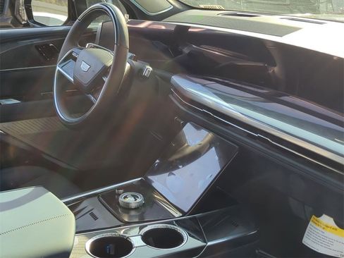 Used 2025 Cadillac Escalade IQ Sport 2 w/ LPO, Premium Carpet Package image 34