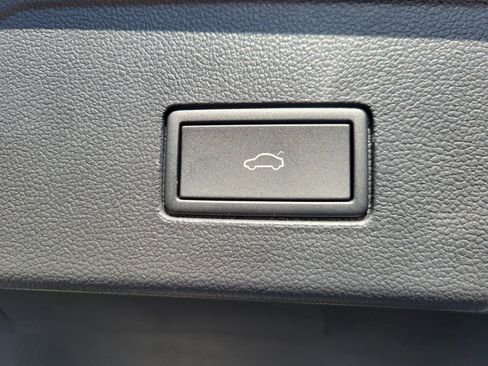 New 2025 Volkswagen Atlas Cross Sport SE image 24