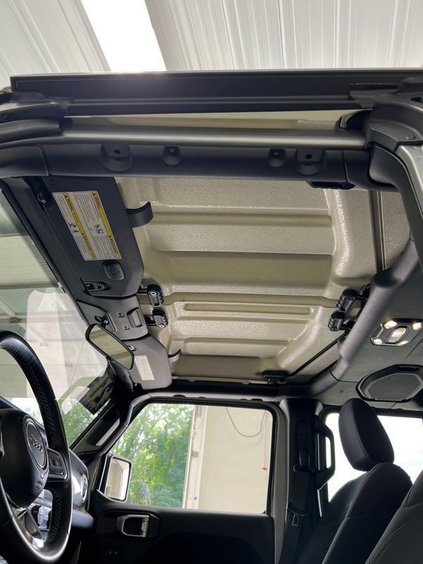 Used 2021 Jeep Wrangler Unlimited Sahara AWD/4WD image 16