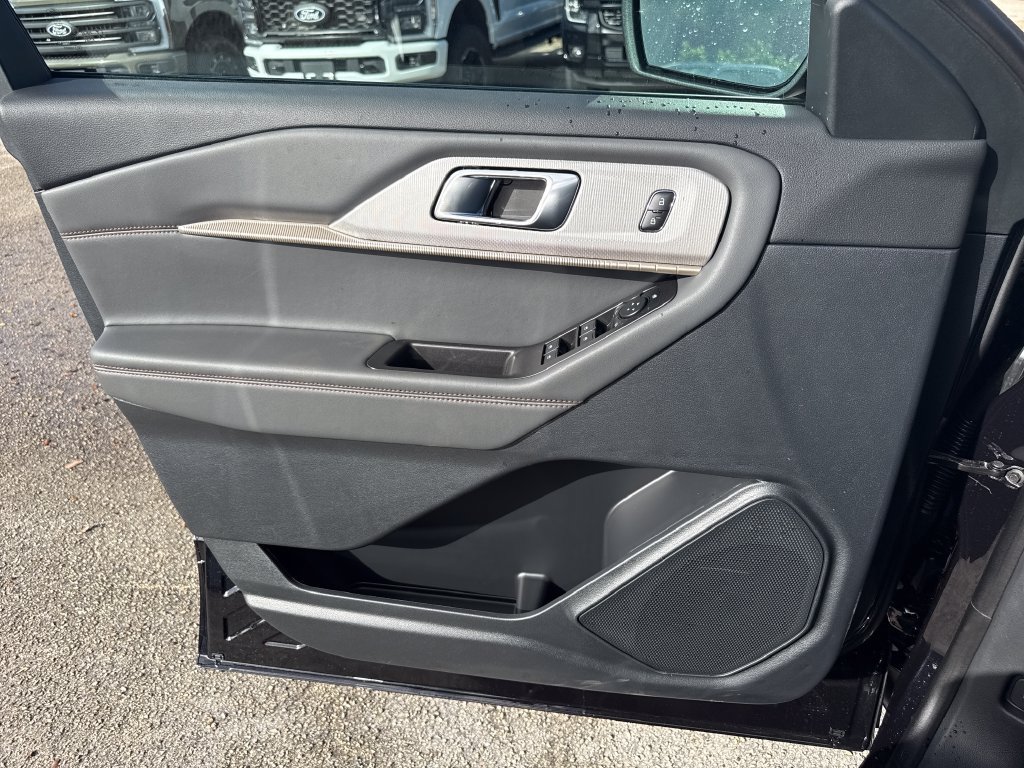 New 2027 Ford Explorer Active RWD image 17