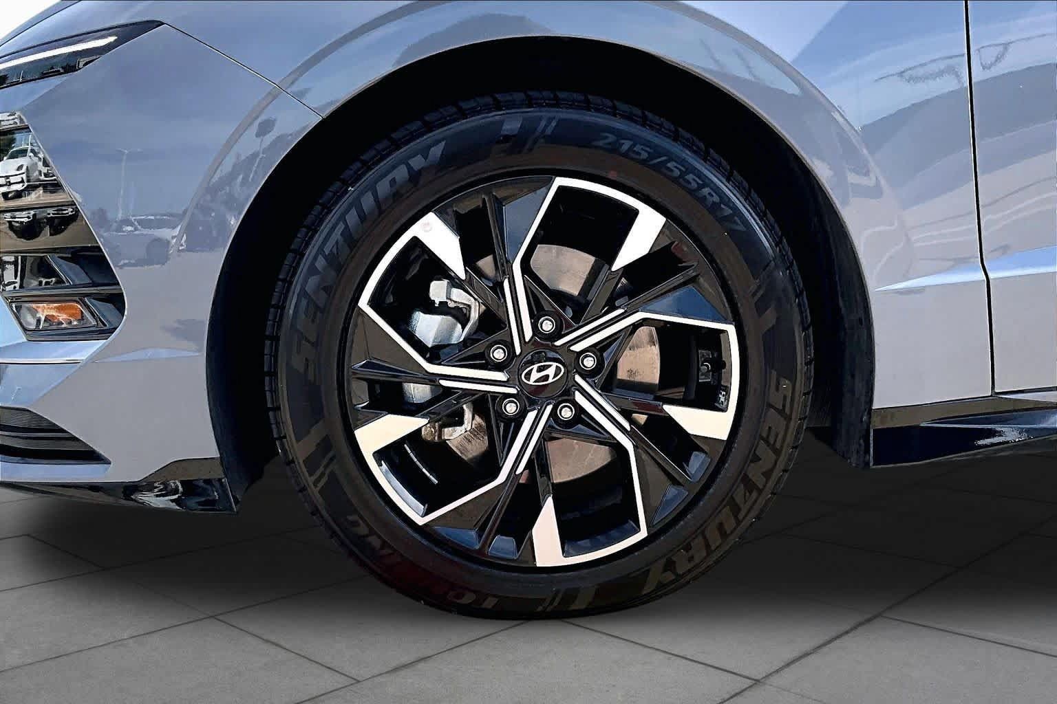 Used 2025 Hyundai Sonata SEL FWD image 10