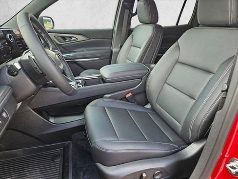 New 2026 Chevrolet Traverse LT w/ Sun and Wheel Package FWD image 4