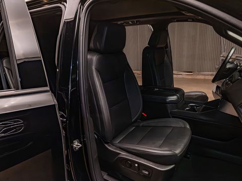 Used 2022 Chevrolet Tahoe Z71 w/ Luxury Package image 28