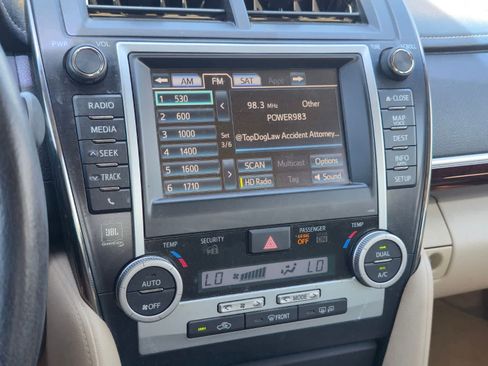 Used 2013 Toyota Camry XLE FWD image 19