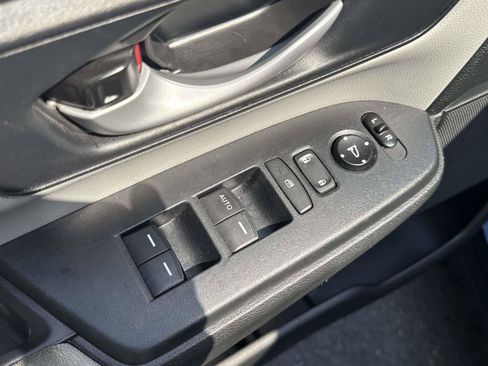 Used 2020 Honda CR-V LX image 17
