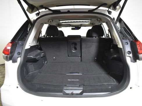 Used 2019 Nissan Rogue SV w/ Sun & Sound Touring Package AWD/4WD image 32