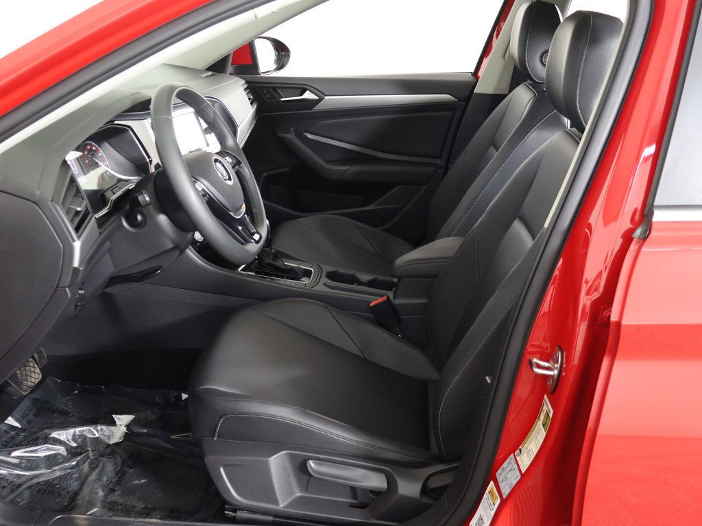 Used 2020 Volkswagen Jetta SE w/ SE Cold Weather Package FWD image 32
